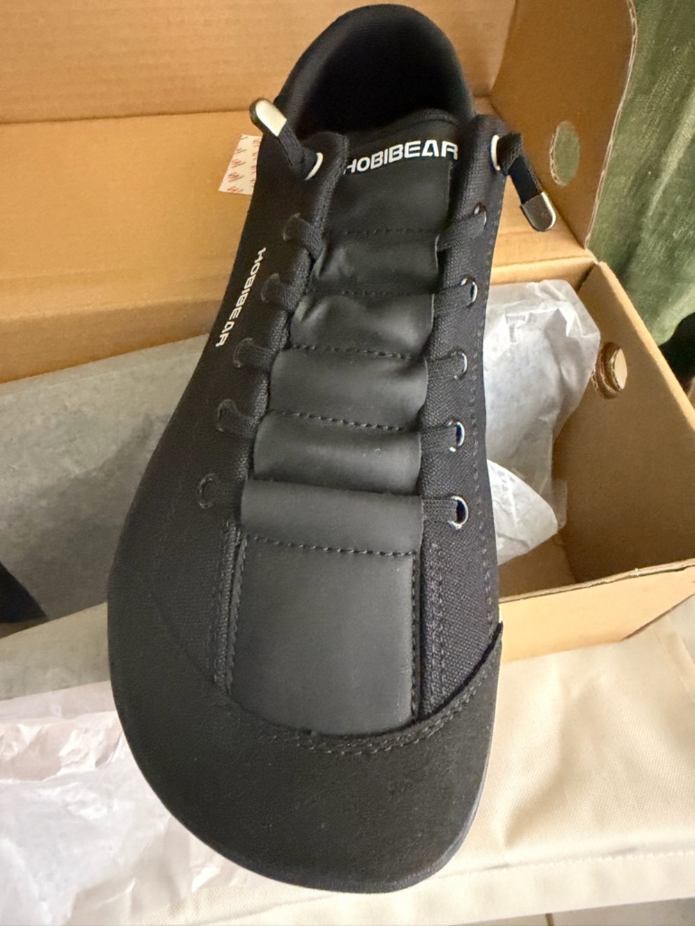 Men's Black Low-Profile Lace-Up Sneakers